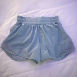 Lululemon Hotty Hot Low-Rise Line Short 2.5"
